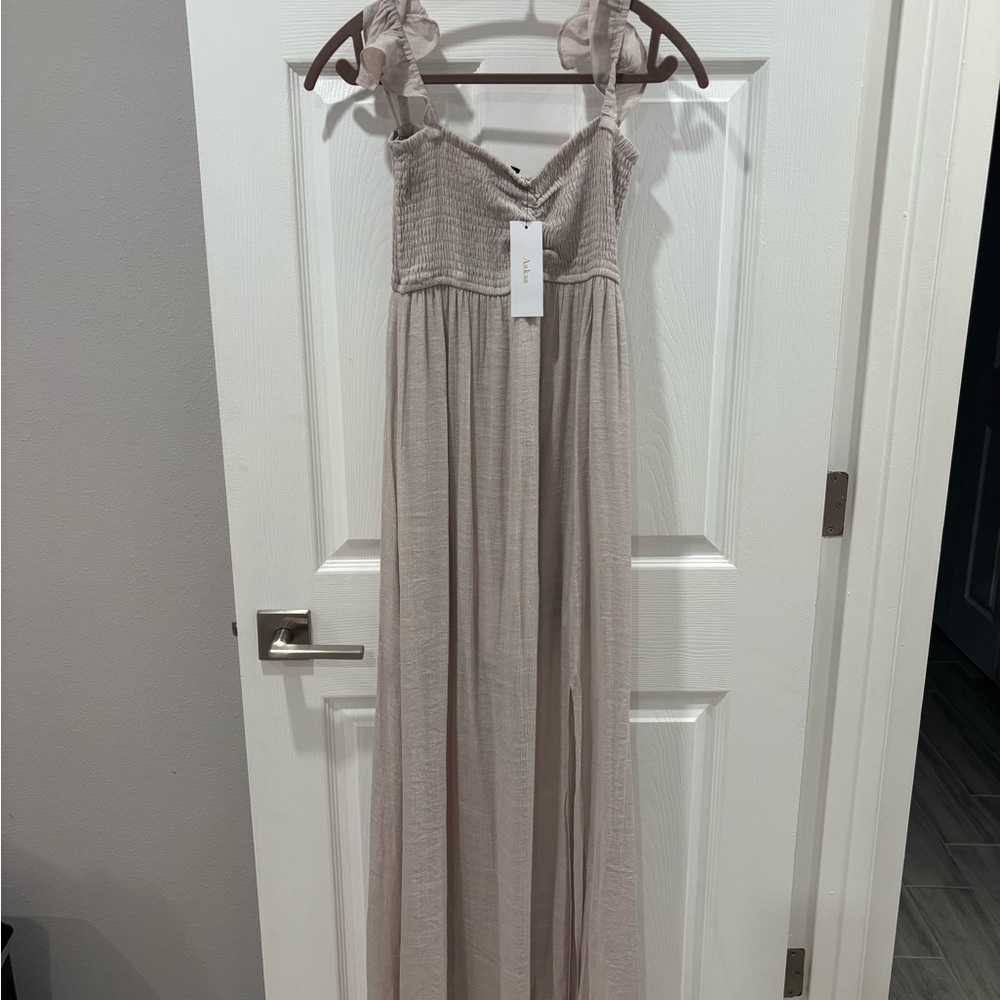 Vici ( Aakaa) Beige Maxi Dress size Small NWT - Picture 4 of 12